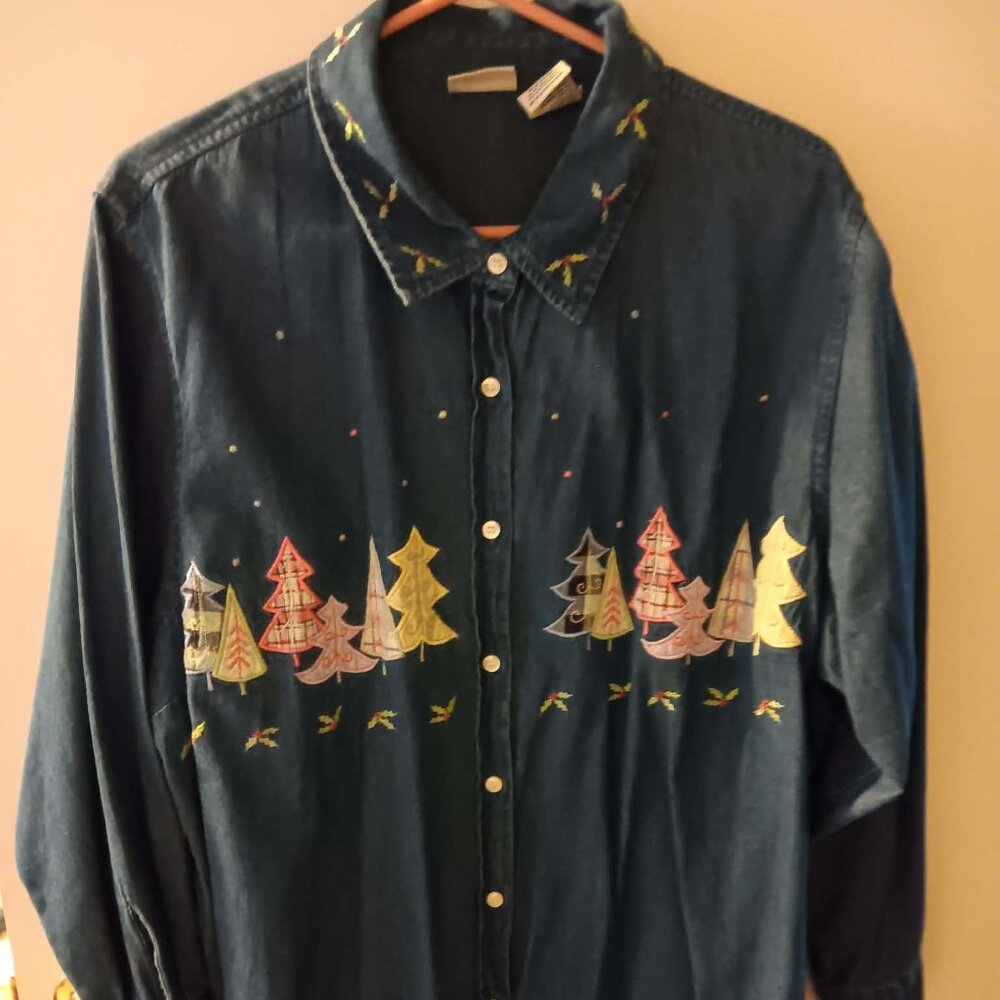 White Stagy woman's denim shirt with pastel Christmas trees 22/24